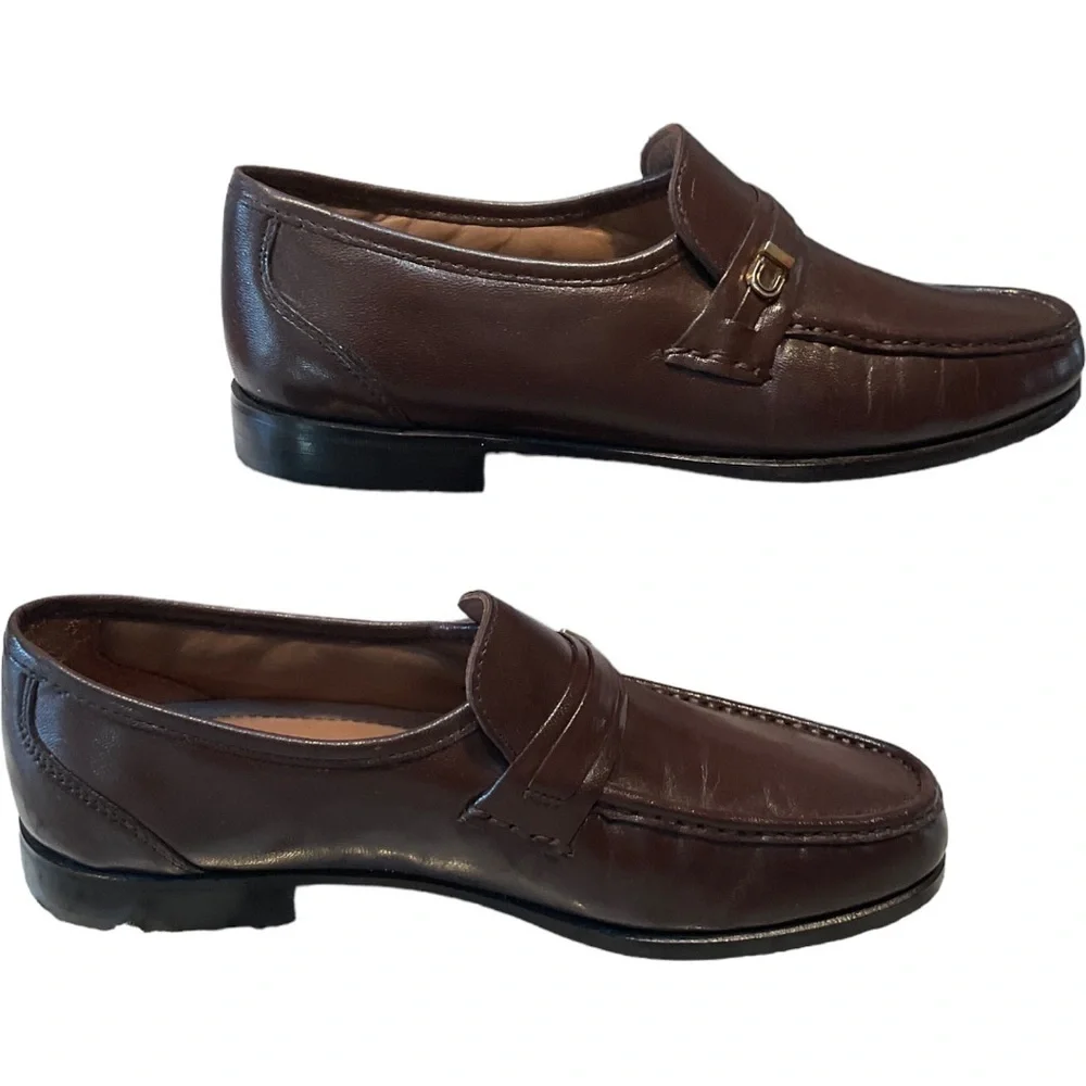 OAKTON CLASSICS LEATHER SLIPONS 7.5D